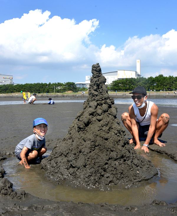 大滝　俊隆さん「パパと作った干潟のお山」