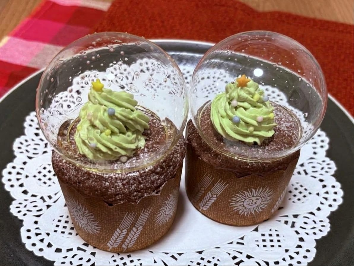 おかしなお菓子作り・クリスマス「食べられる！ スノードームケーキ」